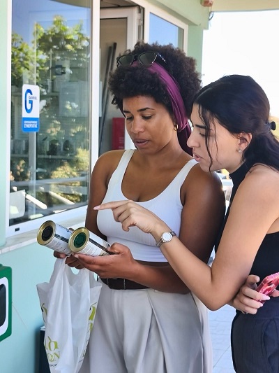Από τη Γερμανία στη Μεσαρά για το... «χρυσάφι» της Κρήτης: Τρεις επιστήμονες μαγεύτηκαν από το κρητικό ελαιόλαδο!